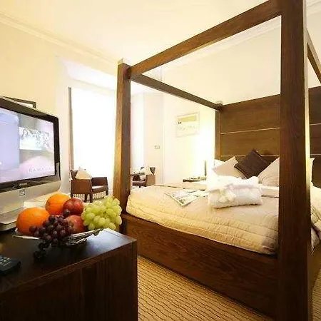 Mercure Bradford, Bankfield Hotel 3*